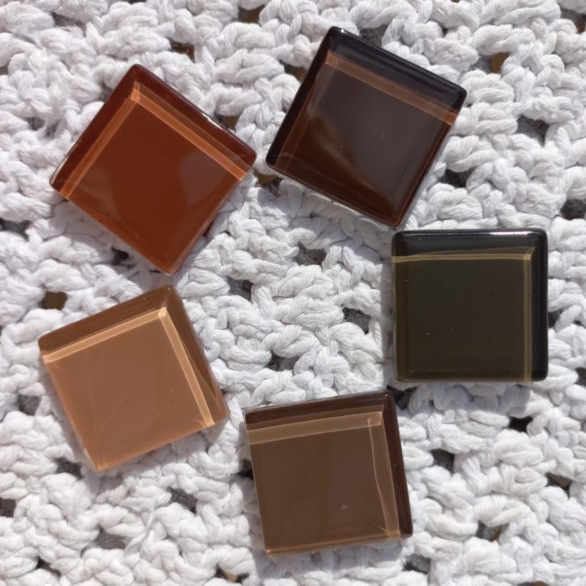 Kit marrom, pastilhas cristal 3x3cm - 5 cores em pctes. com 375g cada.