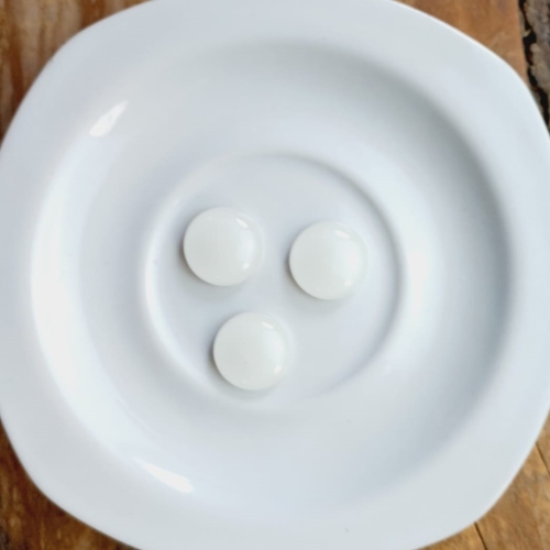 Gema média de vidro importado branco - cód. C11 c/ 03 un. Diâmetro 2,0 cm.