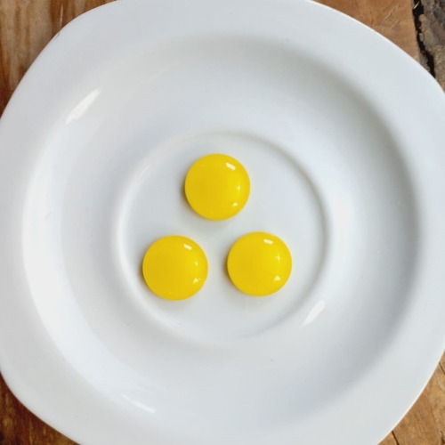 Gema média de vidro importado amarelo claro - cód. A11 c/ 03 un. Diâmetro 2,0 cm.