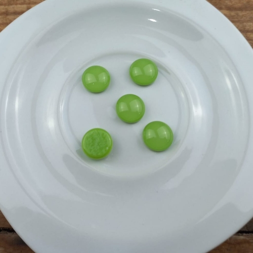 Gemas de vidro importado verde claro - H1 c/ 05 un. Diâmetro 1,3cm.