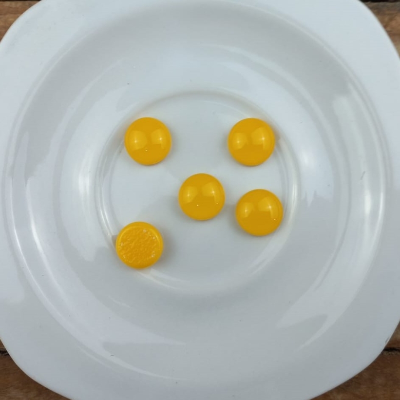Gemas de vidro importado amarelo mostarda - B1 c/ 05 unidades