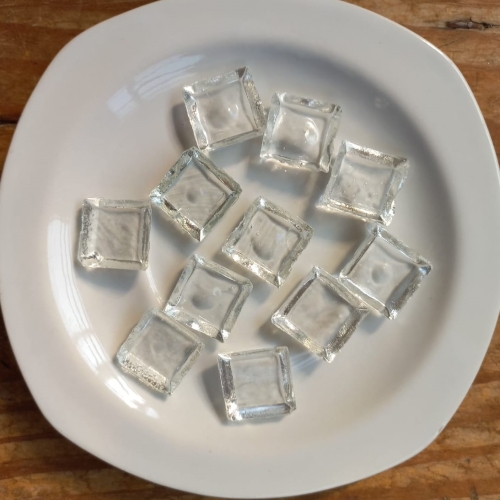 Pastilha tipo  Vidrotil (importada), 2x2, espessura 5mm, transparente incolor,  VT11  c/ 105 past.