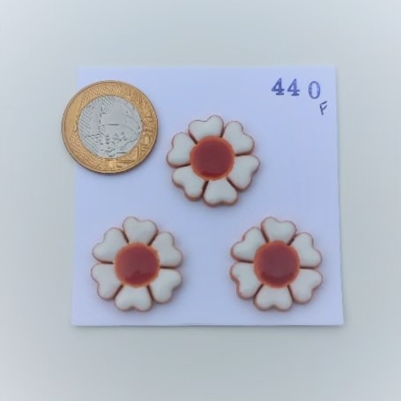 Aplique cerâmico flor c/ 6 pétalas  cód 440F c/ 3 unidades