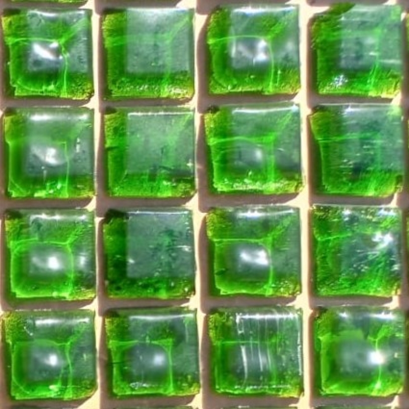 Pastilha tipo Vidrotil (importada), 2x2, espessura 5mm, verde esmeralda,  VT08  c/ 105 past.