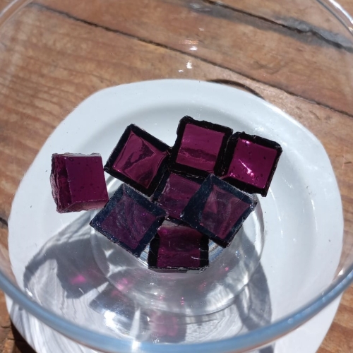 Pastilha tipo Vidrotil (importada), 2x2cm, espessura 5mm, uva,  VT10  c/ 105 past.