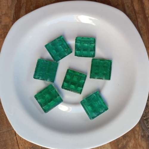 Pastilha de vidro translúcida 2x2, verde - TL02 pacote  c/ 200 g (aprox.  75 pastilhas)