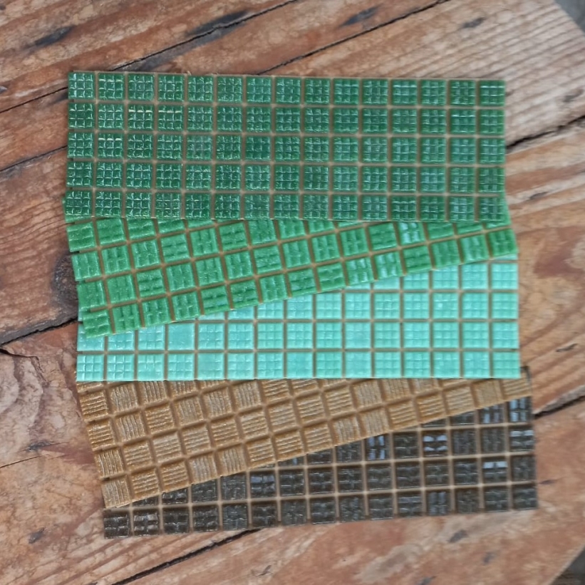 Kit  Floresta de pastilha de vidro 2x2 (5 cores) c/ 375 pastilhas - KT01
