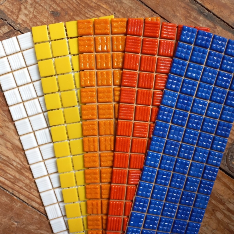 Kit Cores Vivas de pastilha de vidro 2x2 (5 cores) c/ 375 pastilhas - KT04