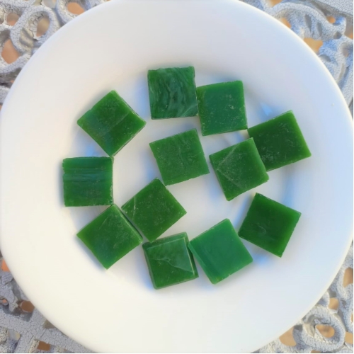 Pastilha Vidrotil, 2x2, espessura 4 mm, verde folha ,  VTO18  pacote c/ 220 g.