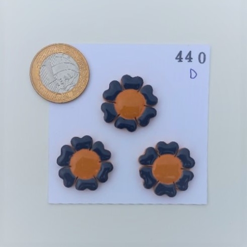Aplique cerâmico flor c/ 6 pétalas  cód 440D c/ 3 unidades