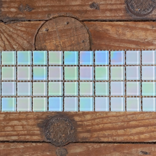 Pastilha cristal 2,3x2,3 branca com brilho iridescente SM095 c/ 48 pastilhas