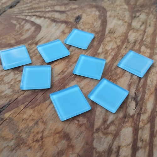 Pastilha cristal 2,3x2,3cm., azul celeste, cód. PC01, pcte. 550 g (aprox. 140 pastilhas)