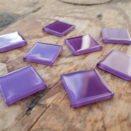 Pastilha cristal 2,3x2,3cm., roxo claro, cód. PC07, pcte. 550 g (aprox. 140 pastilhas)