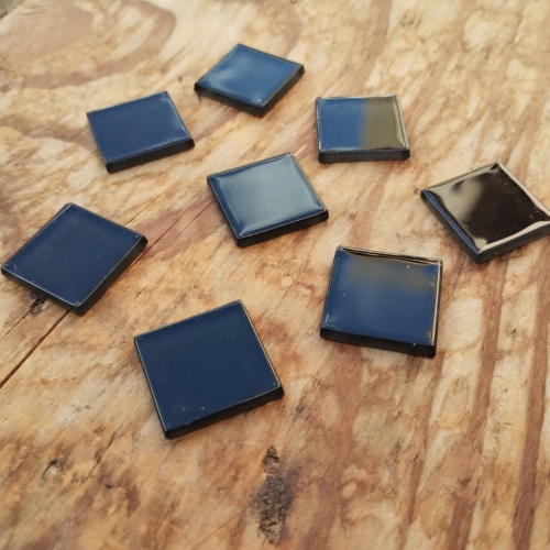 Pastilha cristal 2,3x2,3cm., preto, cód. PC08, pcte. 550 g (aprox. 140 pastilhas)