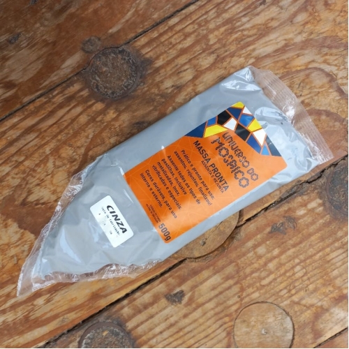 Rejunte Massa Pronta Premium (assenta e rejunta) - cor cinza - bisnaga 500g - cód ARG03