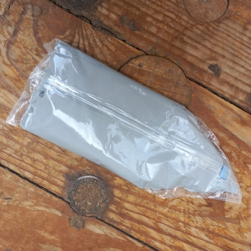Rejunte Massa Pronta Premium (assenta e rejunta) - cor cinza - bisnaga 500g - cód ARG03