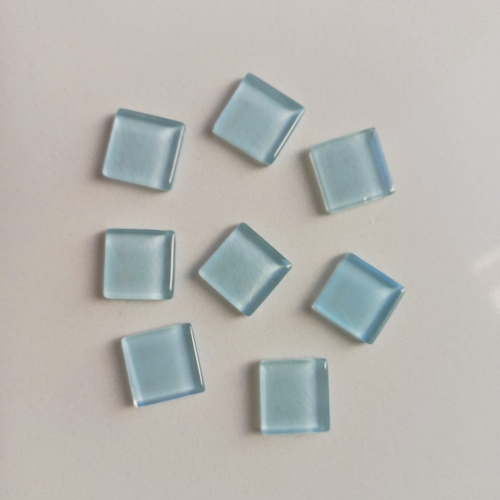 Pastilha cristal 1,5x1,5cm - azul piscina -cód. MT28 com 370 g (aprox. 162 pastilhas)