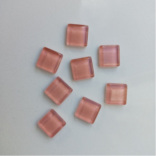 Pastilha cristal 1,5x1,5cm - rosa -cód. MT34 com 370 g (aprox. 162 pastilhas)