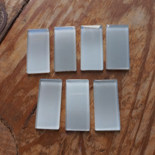 Pastilha cristal 2,3x4,6 cm. - degradê branco e cinza - DPL03 - pcte. c/ 500g.