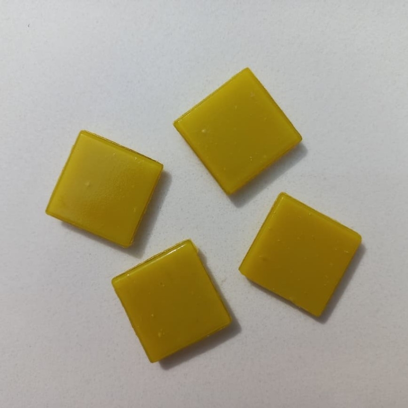 Pastilha de vidro 2x2 cm, lisa, amarelo mostarda - A94, com 225 pastilhas