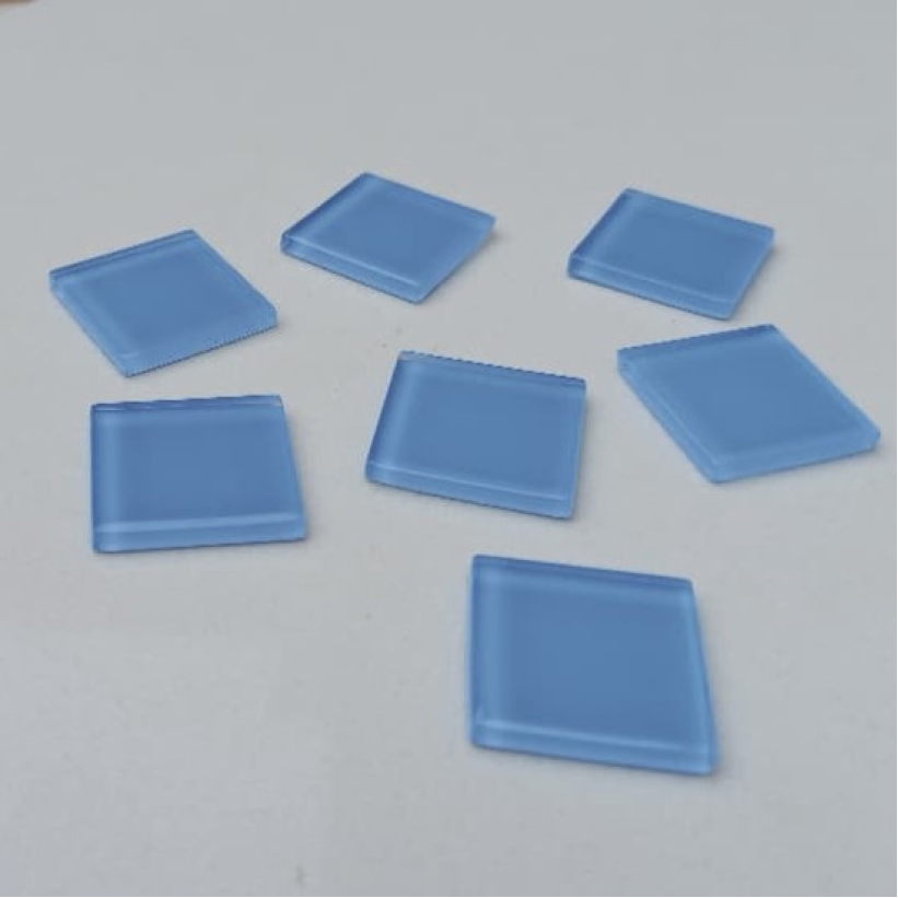 Pastilha cristal 2,3x2,3 cm, azul serenity -  PC11 - pacote c/ 550 g. (aprox.140 pastilhas)