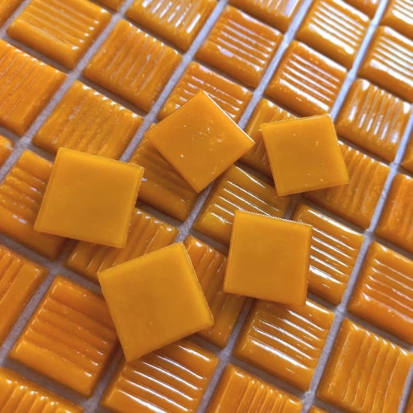 Pastilha de vidro 2x2cm, lisa, laranja claro, cód. LRP10, c/ 225 pastilhas